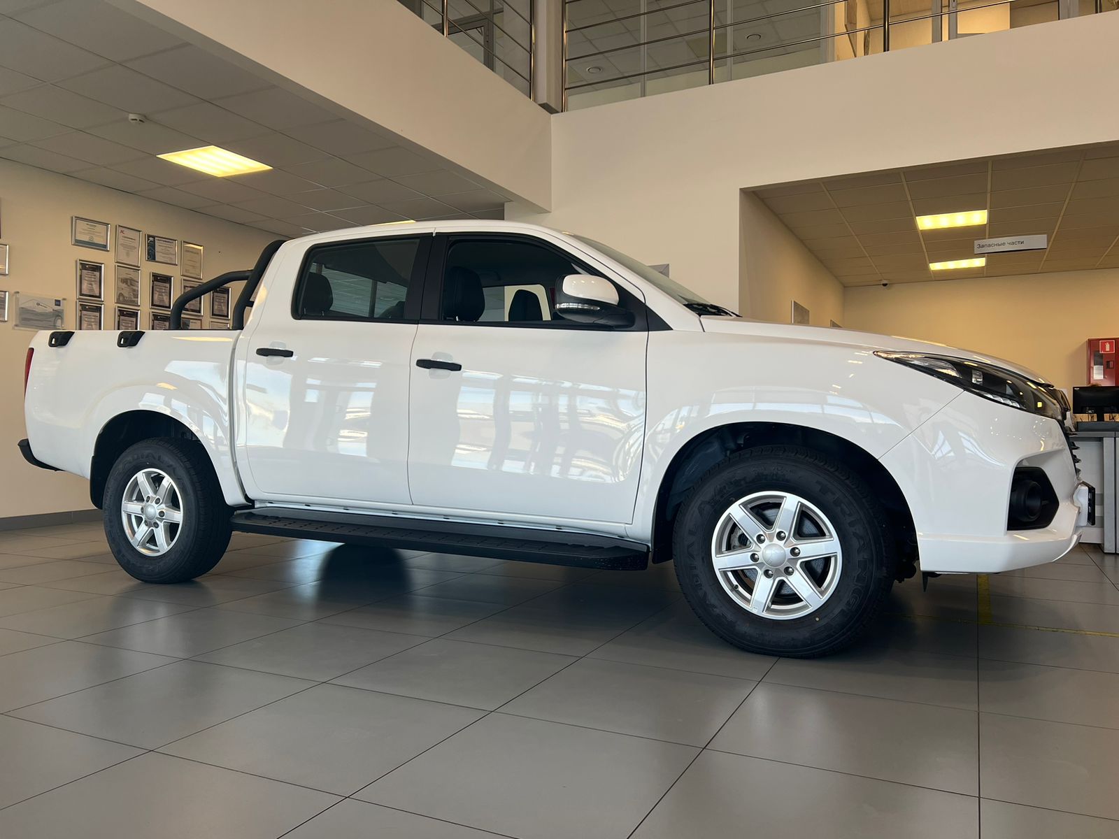 JMC Vigus Work 2.5 MT